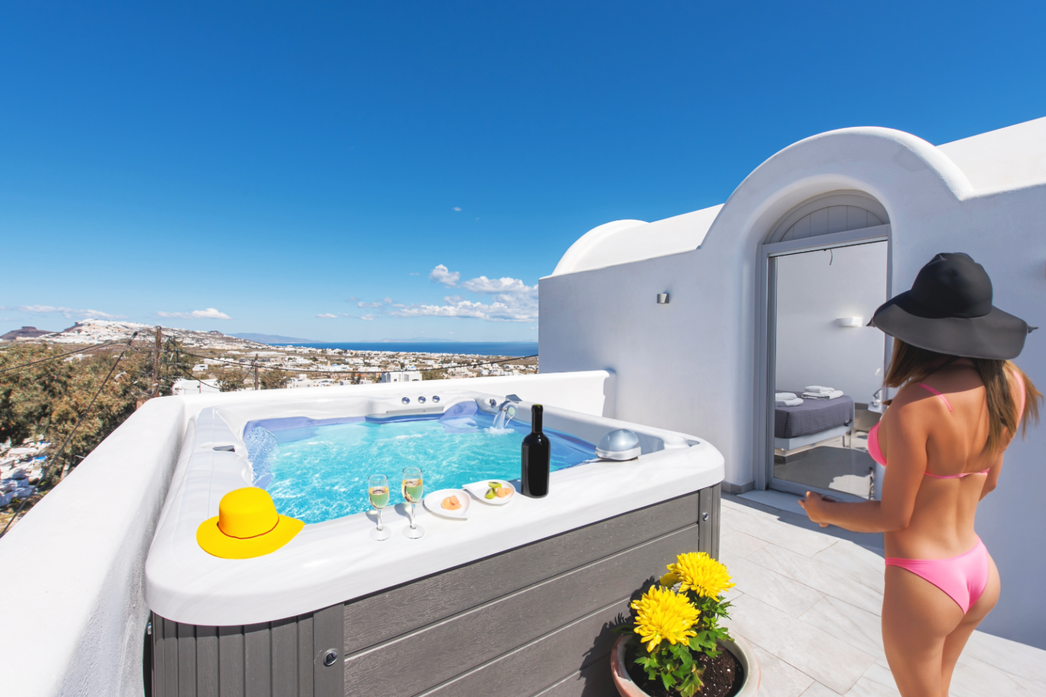 Golden View Suites in Santorini with outdoor jacuzzi for 2